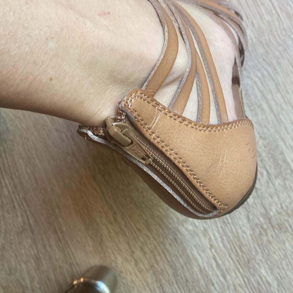 Women’s size 6, bundle of two sandals worn only once in excellent condition - Picture 11 of 11